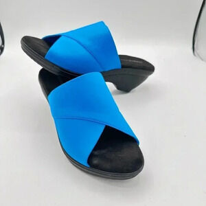 Monroe Main wedge slide sandals size 8 blue